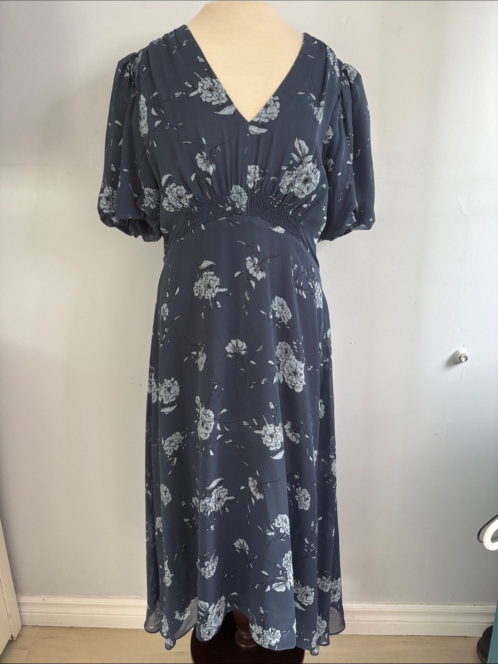 Club Monaco Slate Blue Floral V-Neck Puff Sleeve Maxi Dress